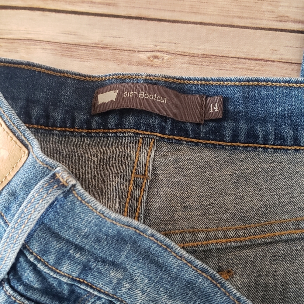 Boot Cut Levi's - image 3